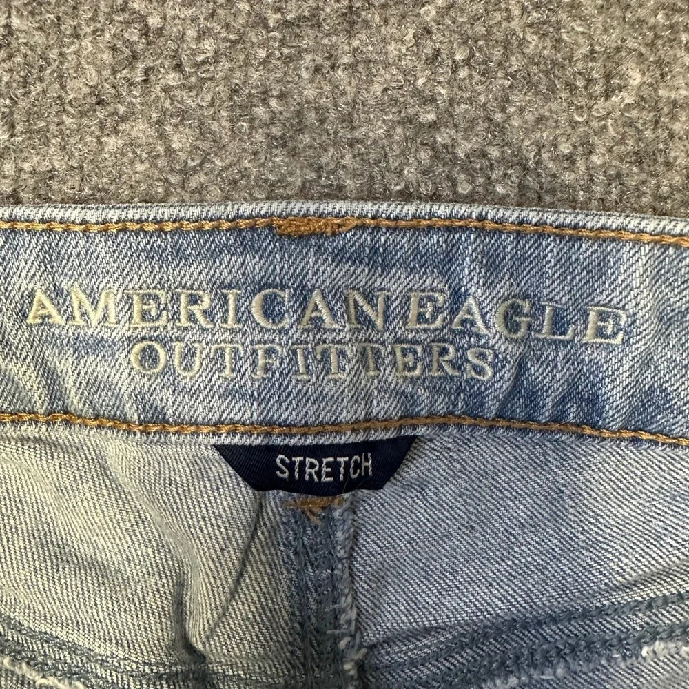 American Eagle Shorts Womens Size 6 Blue Distressed Midi Stretch Raw Hem Denim